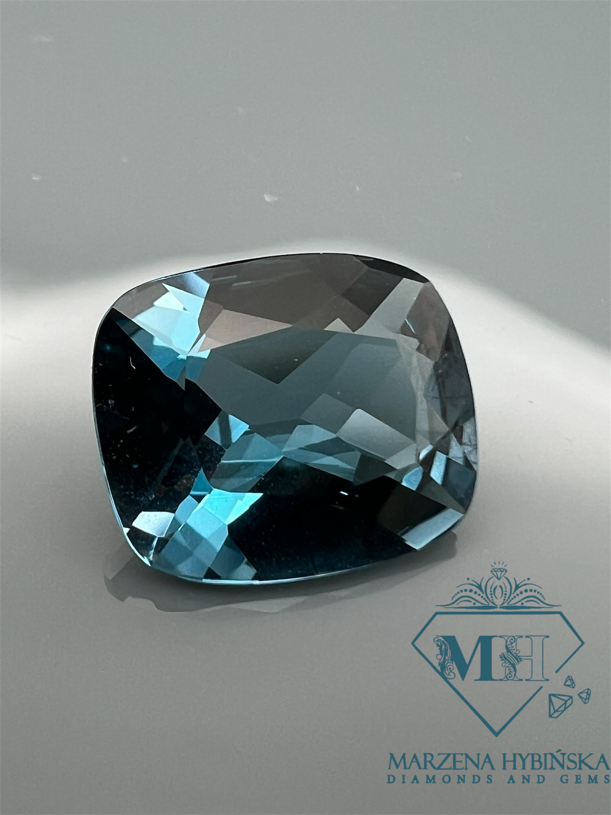 TOPAZ LONDON BLUE PODUSZKA 12X10 mm