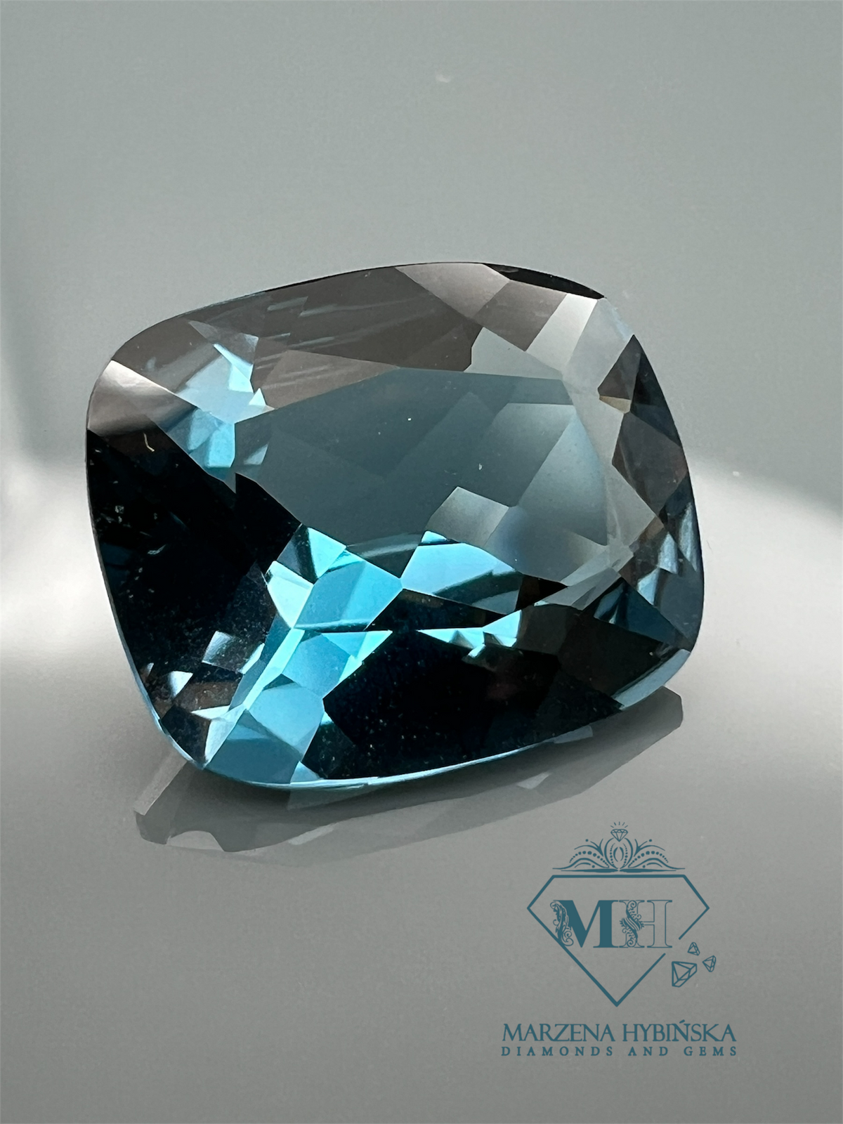 TOPAZ LONDON BLUE PODUSZKA 12X10 mm