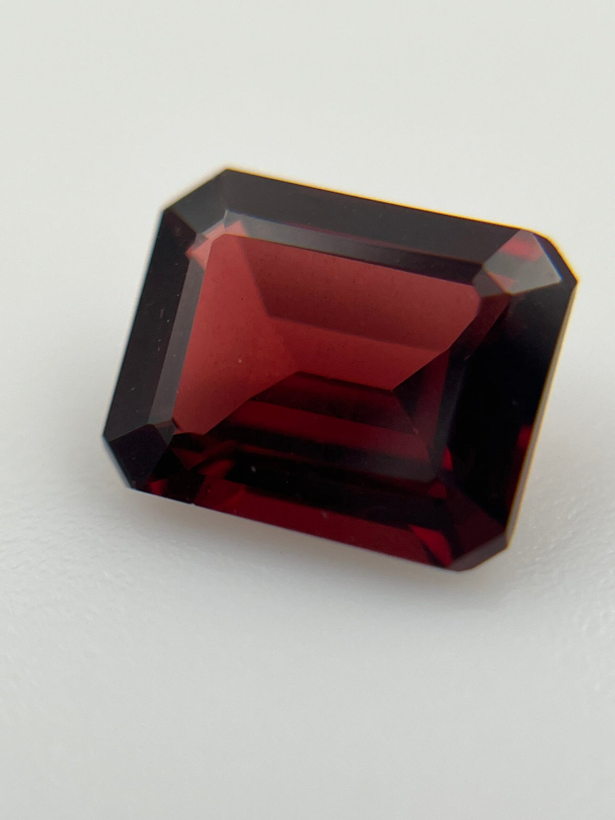 GRANAT CZERWONY OŚMIOKĄT 10X8 mm