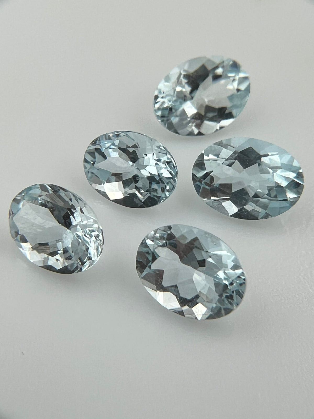 AKWAMARYN OWAL 8X6 mm