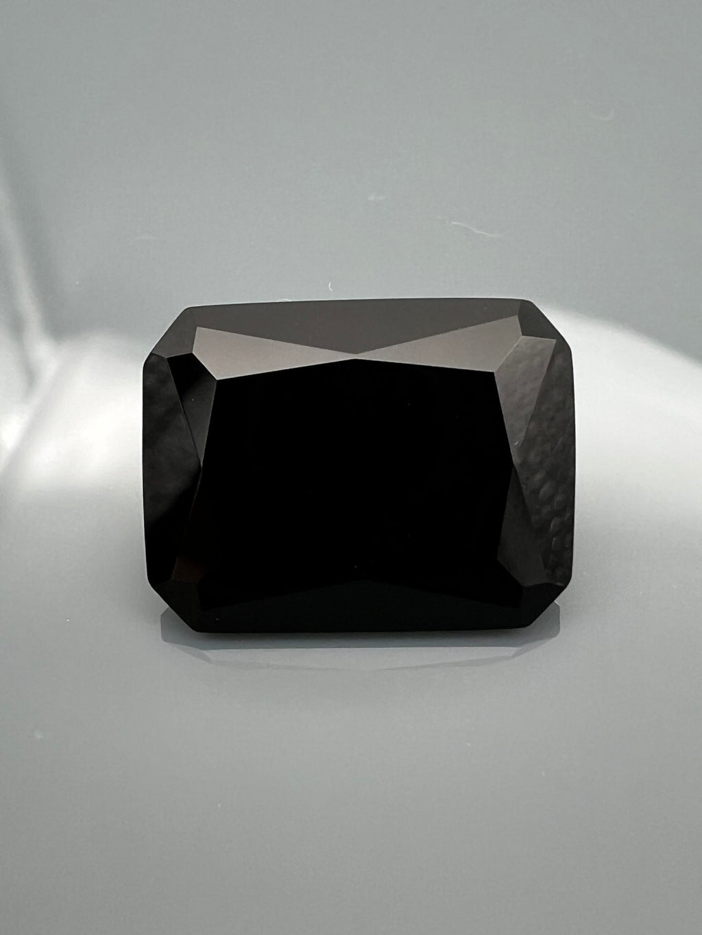 CYRKONIA CZARNA OŚMIOKĄT 17x13 mm