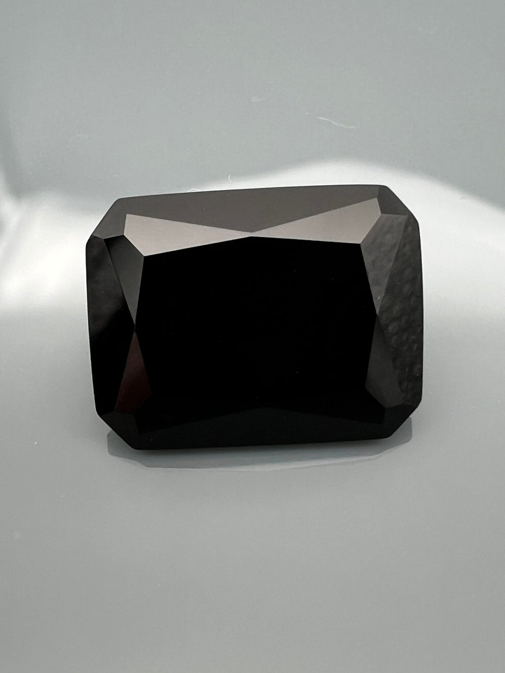 CYRKONIA CZARNA OŚMIOKĄT 17x13 mm