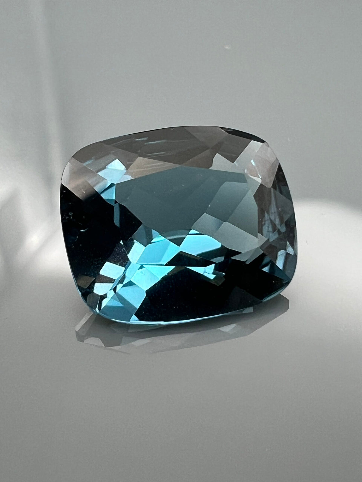 TOPAZ LONDON BLUE PODUSZKA 12X10 mm