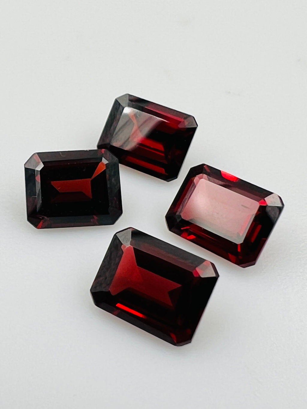 GRANAT CZERWONY OŚMIOKĄT 10X8 mm