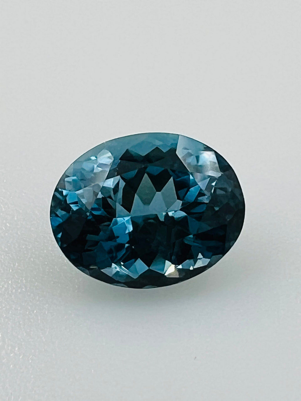 TOPAZ LONDON BLUE OWAL 10X8 mm