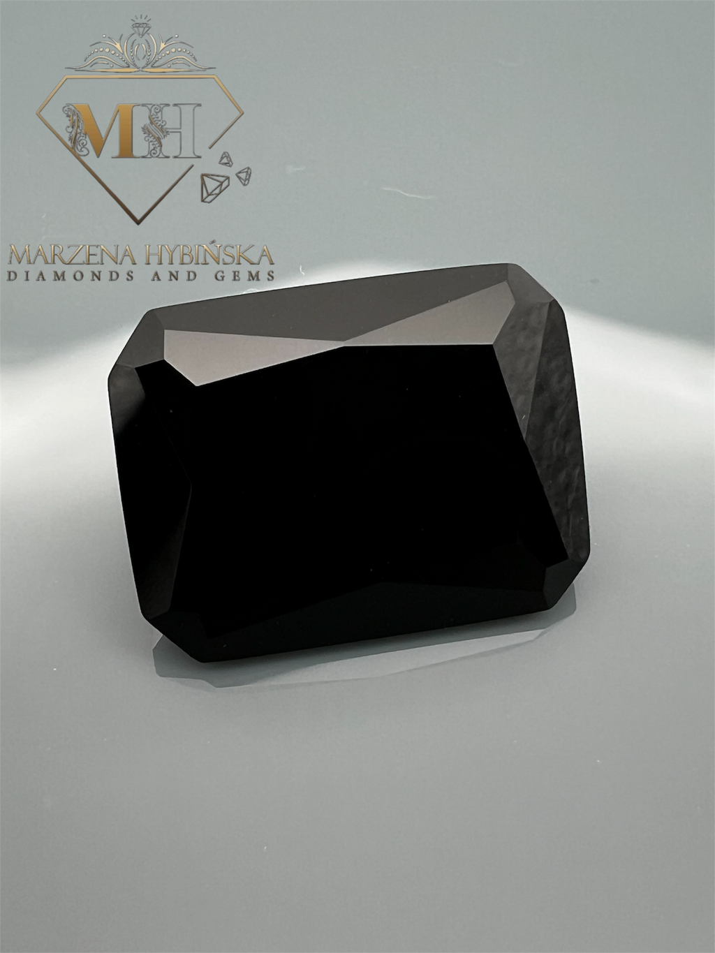 CYRKONIA CZARNA OŚMIOKĄT 17x13 mm