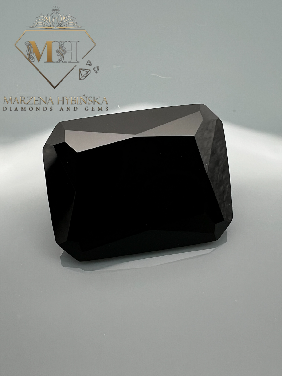 CYRKONIA CZARNA OŚMIOKĄT 17x13 mm