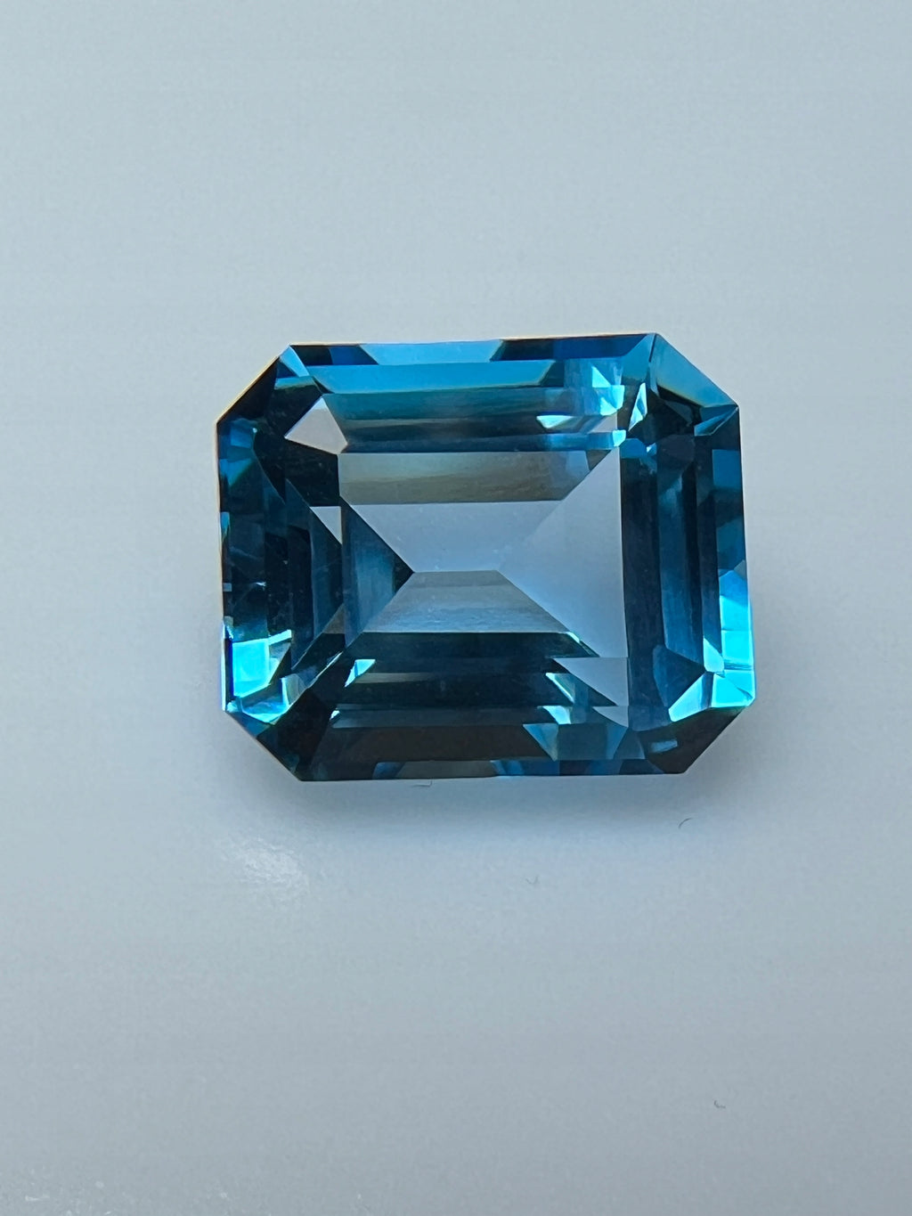 TOPAZ SWISS BLUE OŚMIOKĄT 12X10