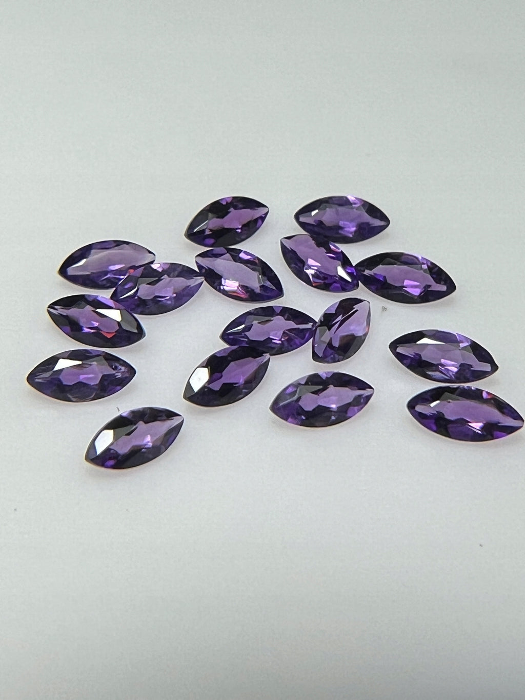 AMETYST NATURALNY MARKIZA 4x2 mm