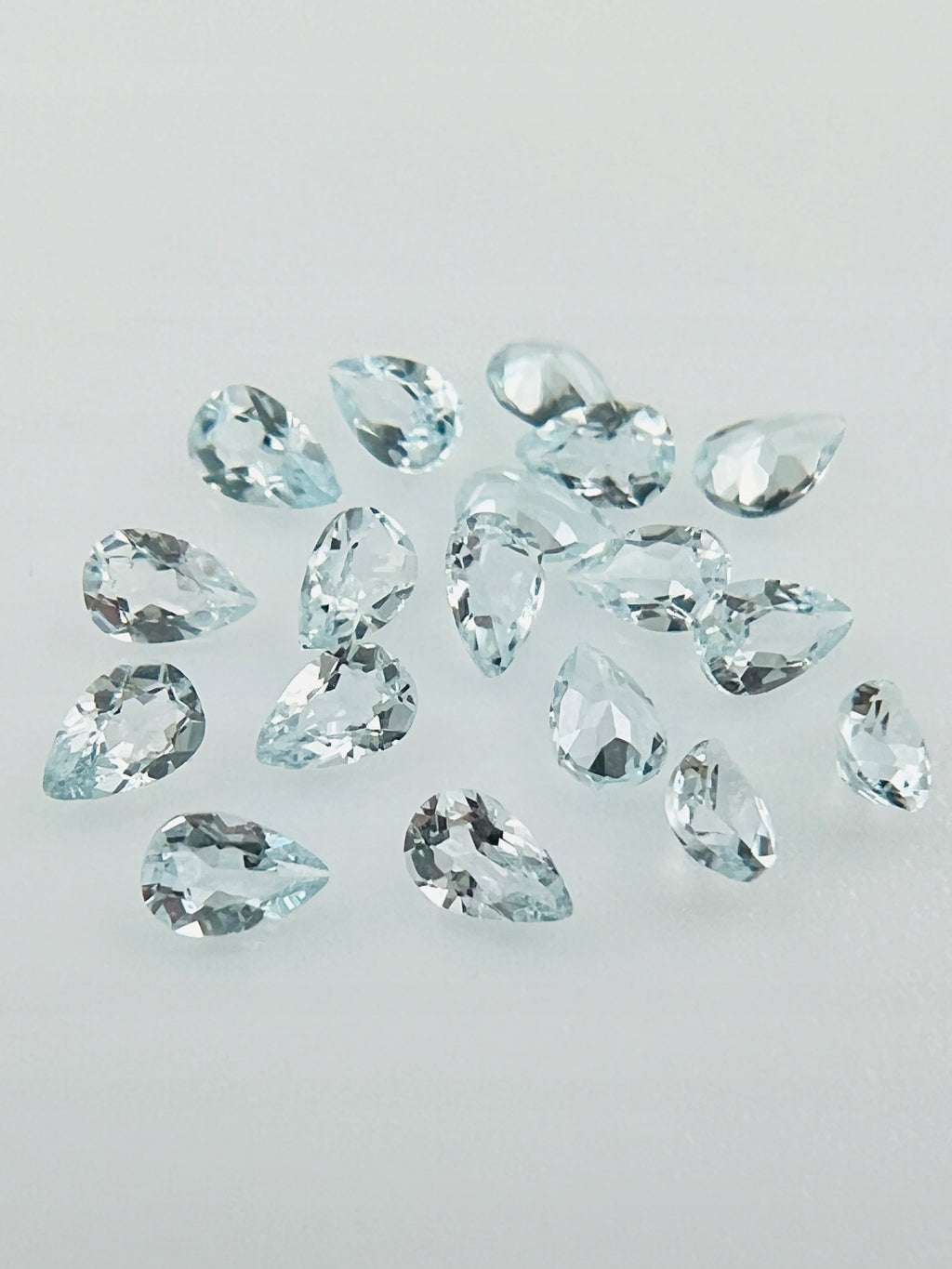 TOPAZ SKY ŁEZKA 3x2 mm