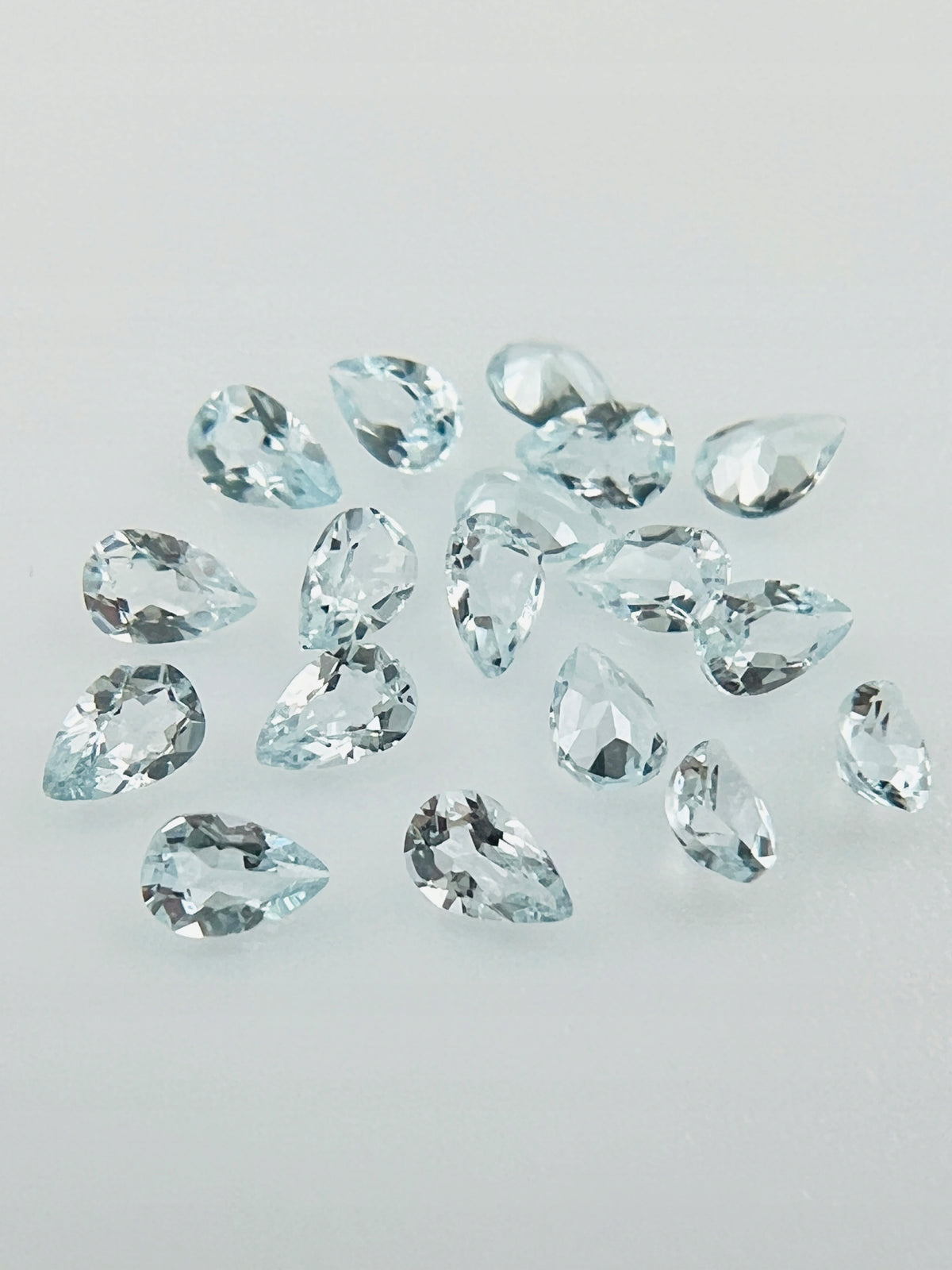 TOPAZ SKY ŁEZKA 3x2 mm