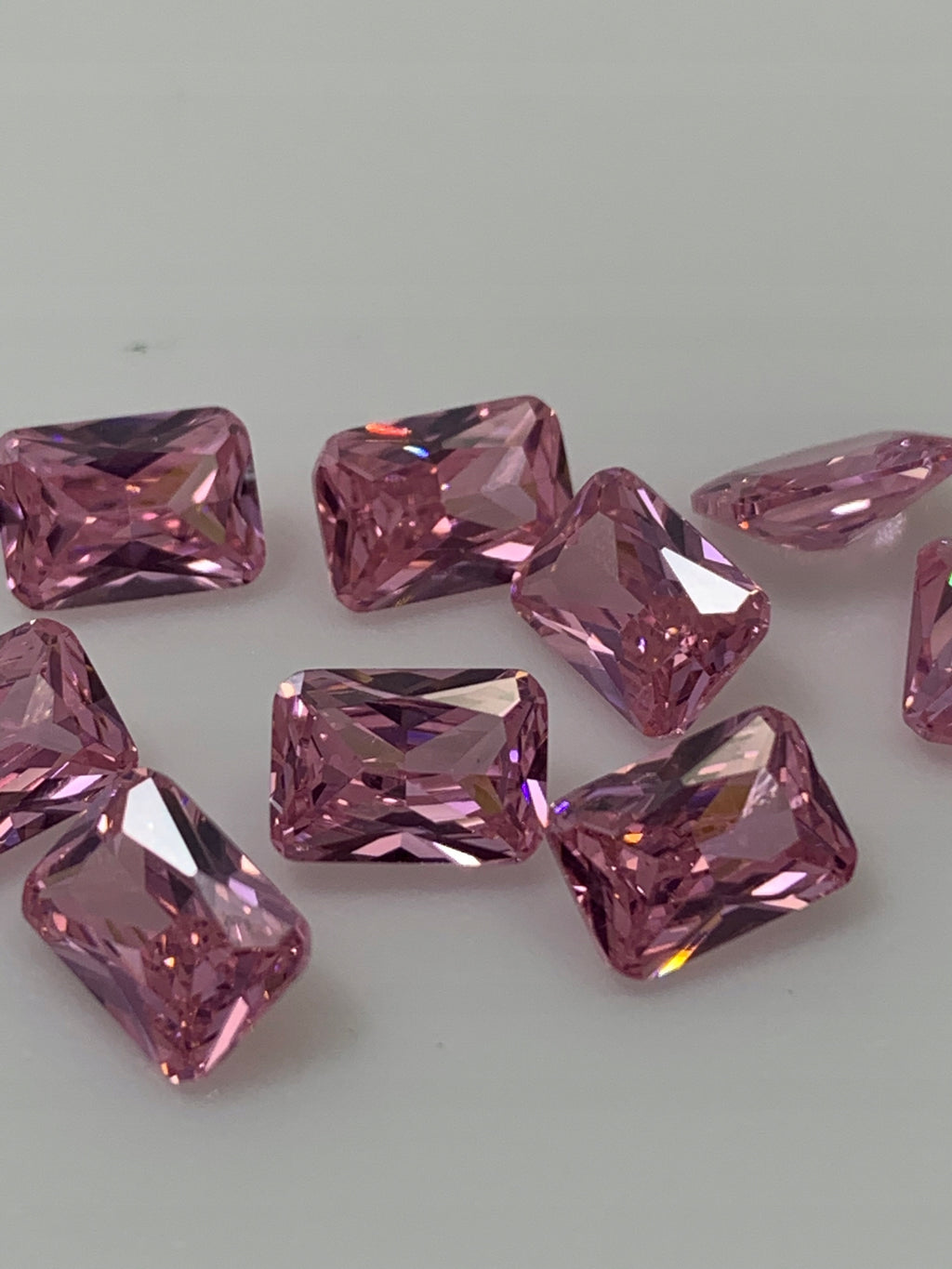 CYRKONIA różowa OŚMIOKĄT 6x4 mm 1 sztuka