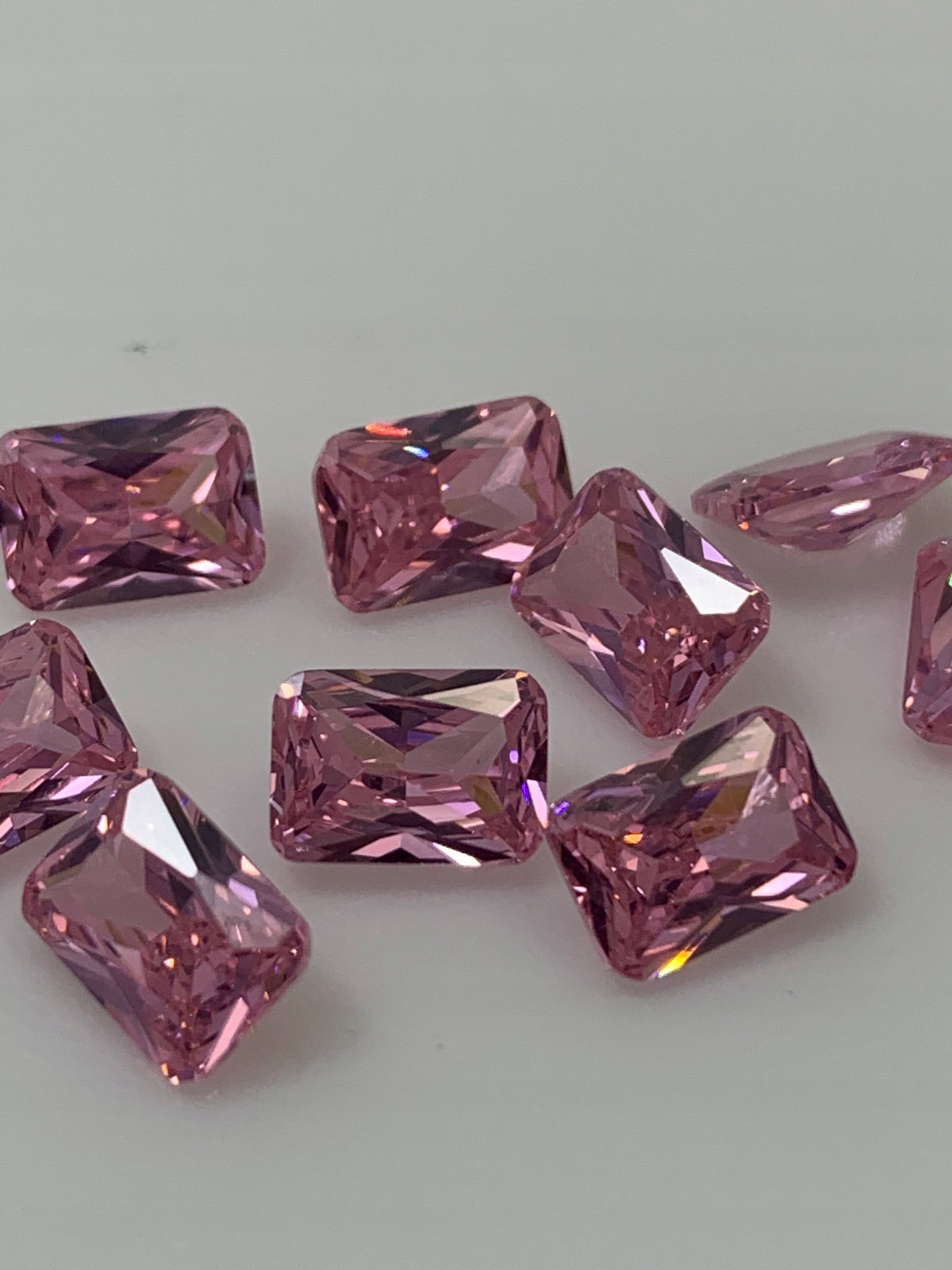 CYRKONIA różowa OŚMIOKĄT 6x4 mm 1 sztuka