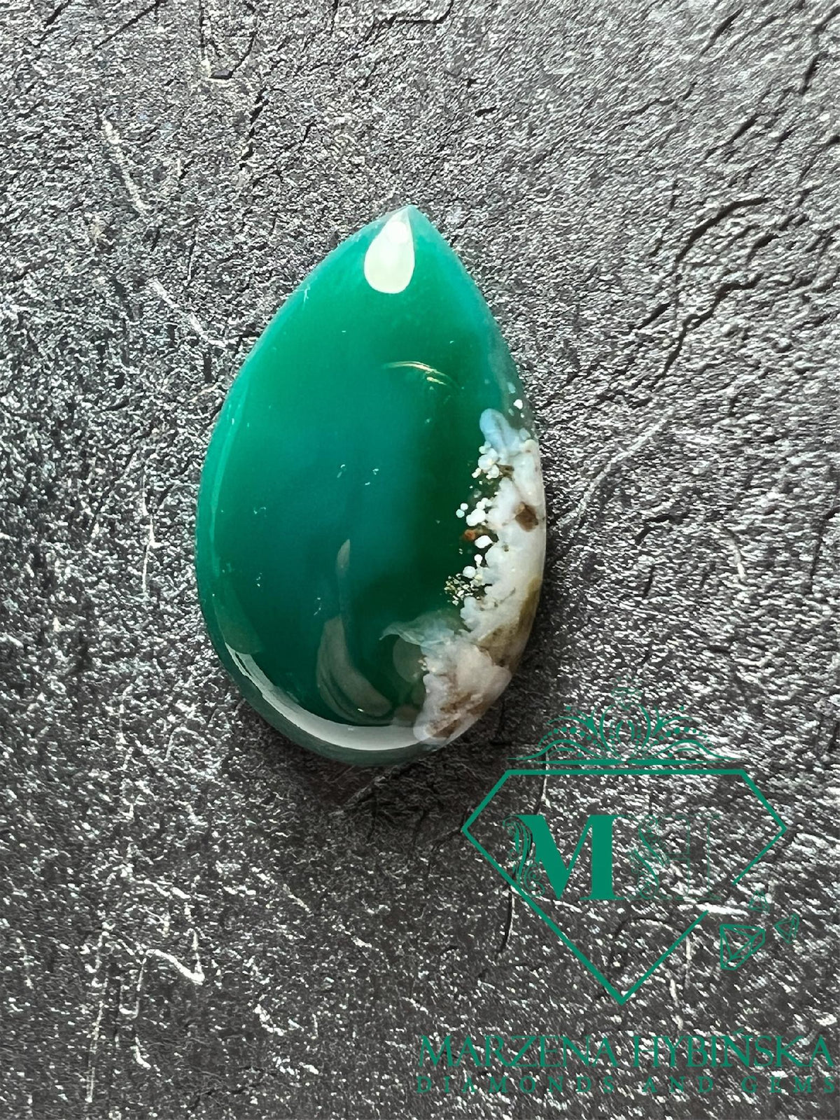 AGAT ZIELONY ŁEZKA KABOSZON 24,5x16,3X4,7 mm SZTUKA