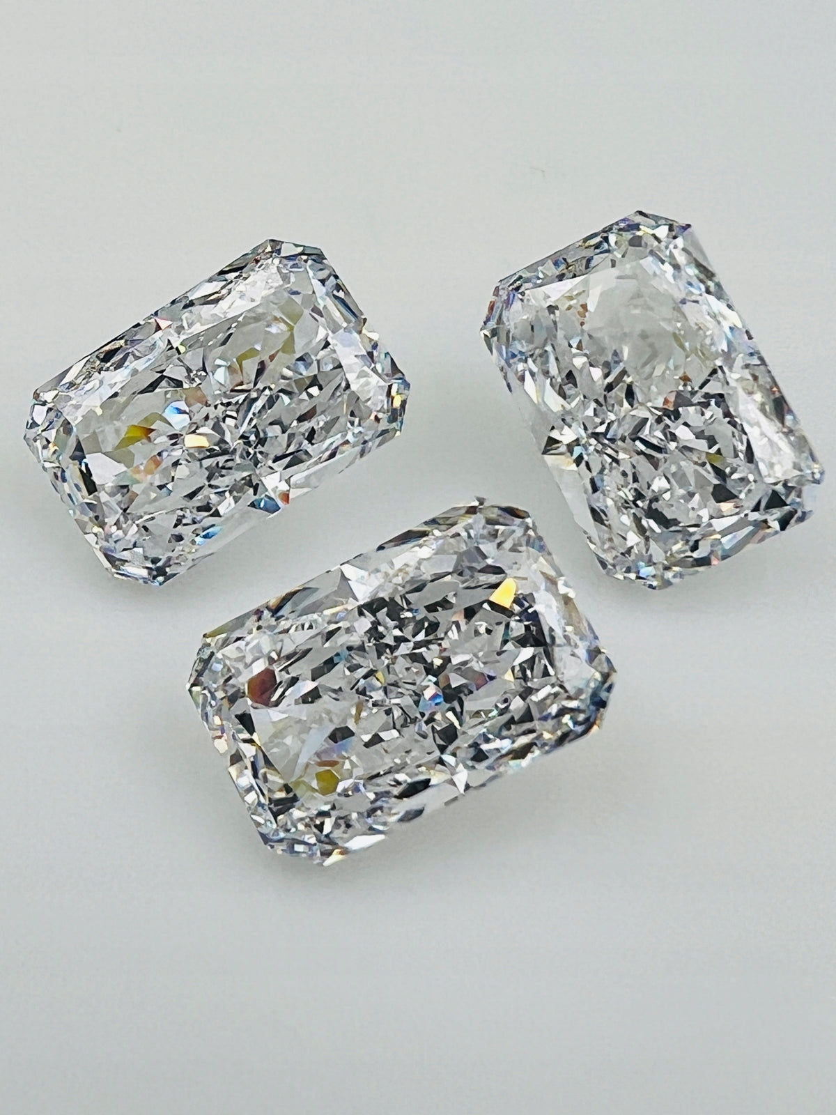 CYRKONIA BIAŁA OŚMIOKĄT 15x10 mm