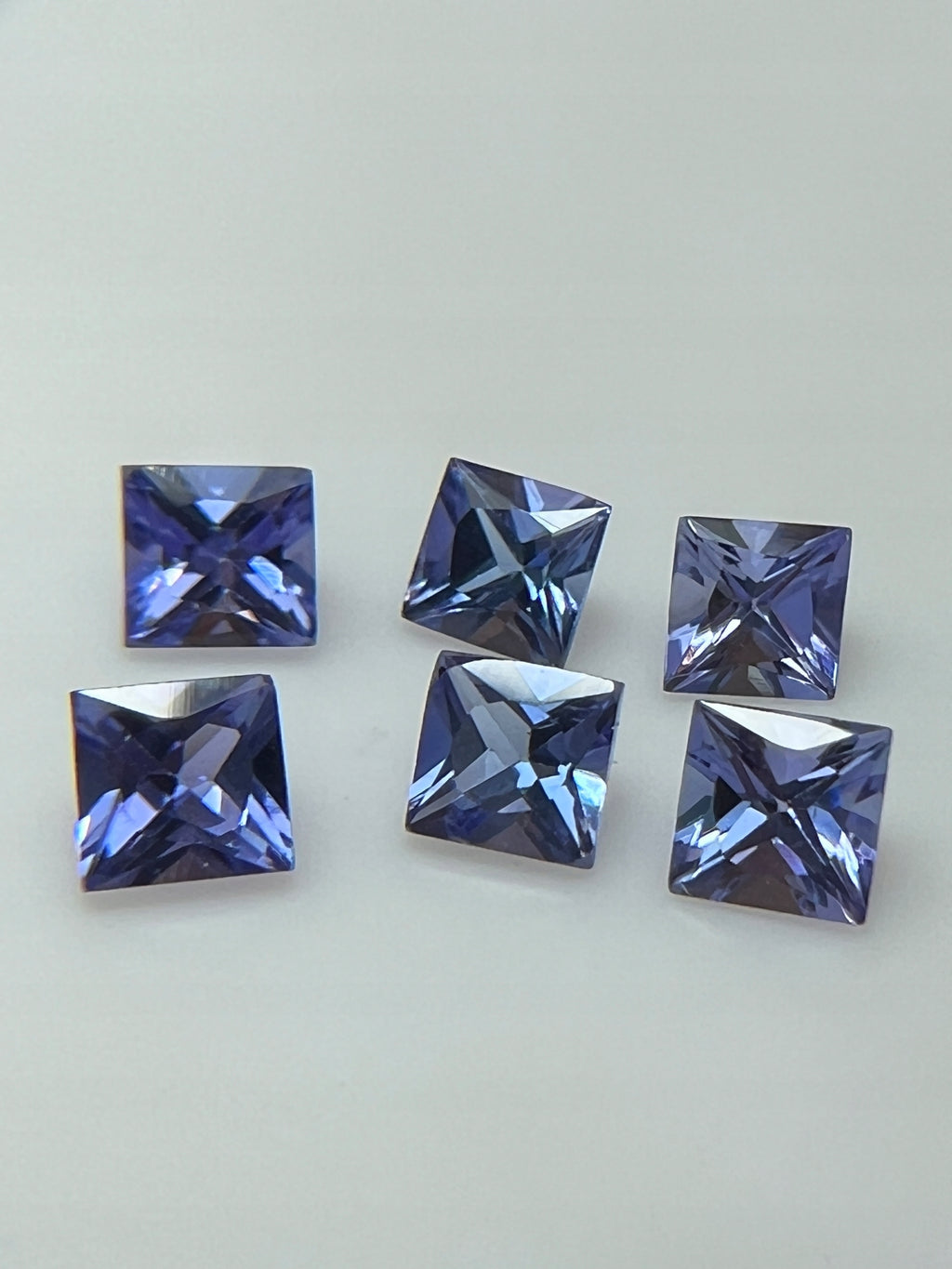TANZANIT NATURALNY PRINCESS 4x4 mm