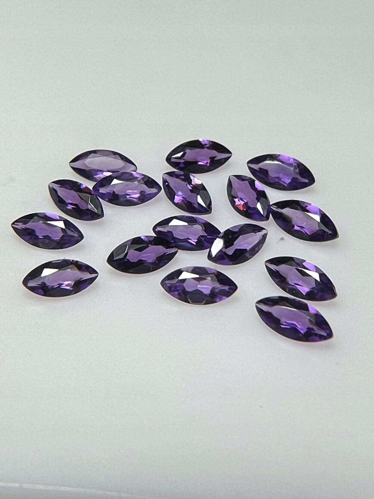 AMETYST NATURALNY MARKIZA 4x2 mm