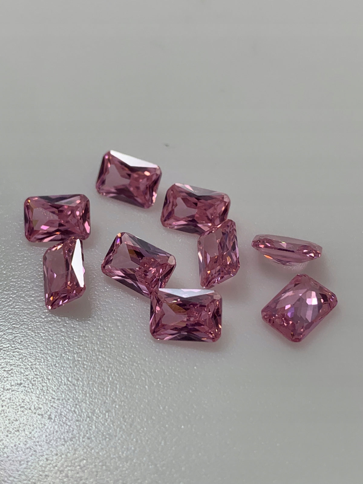 CYRKONIA różowa OŚMIOKĄT 6x4 mm 1 sztuka