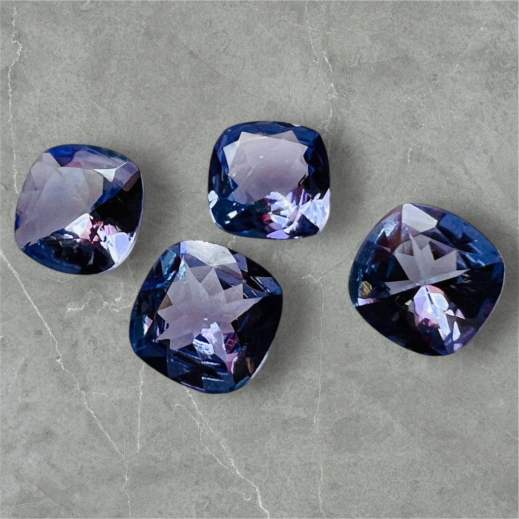 TANZANIT NATURALNY PODUSZKA 5X5 mm