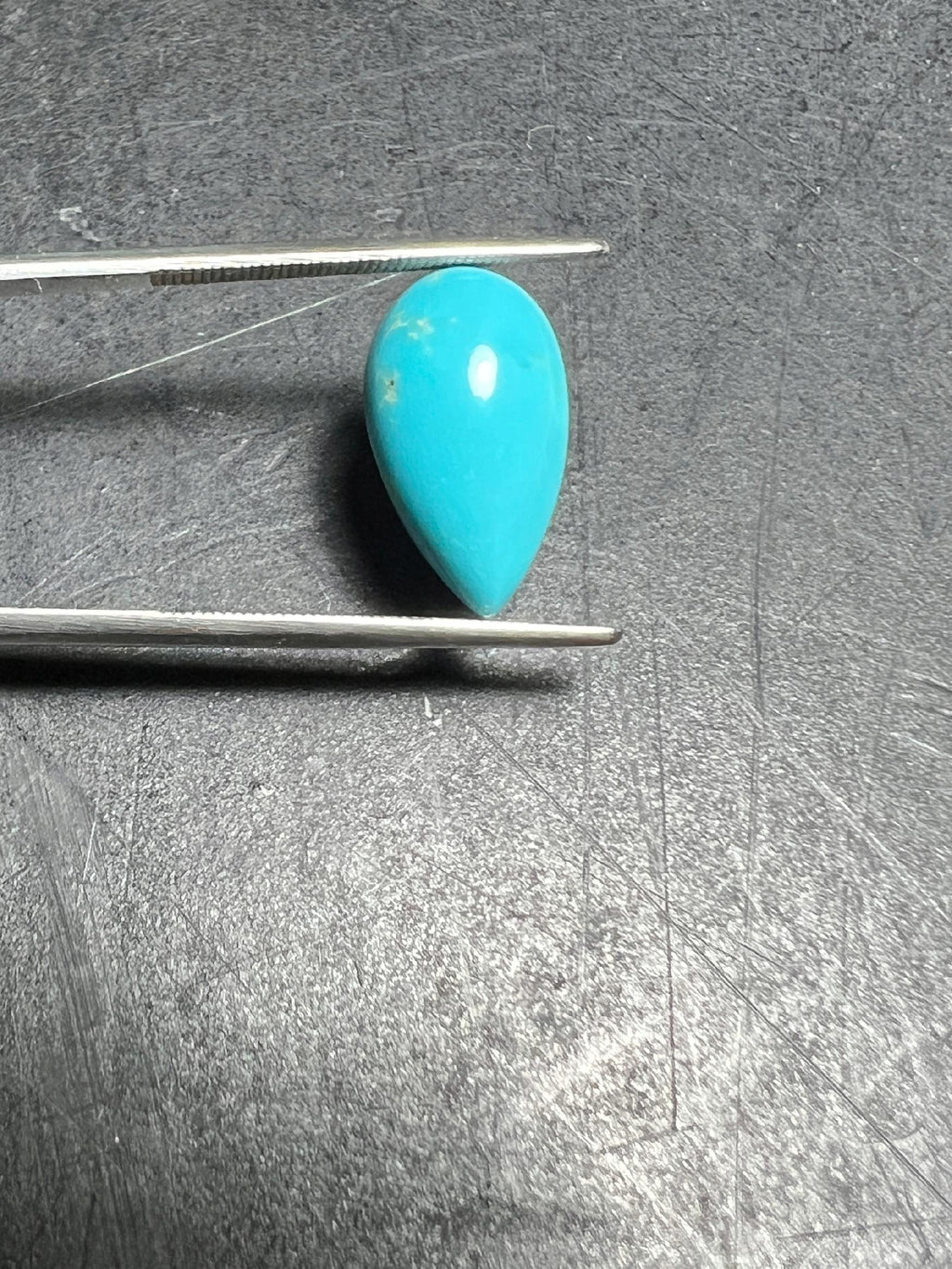 Turkus naturalny kaboszon ŁEZKA 14,8X8,4 mm sztuka