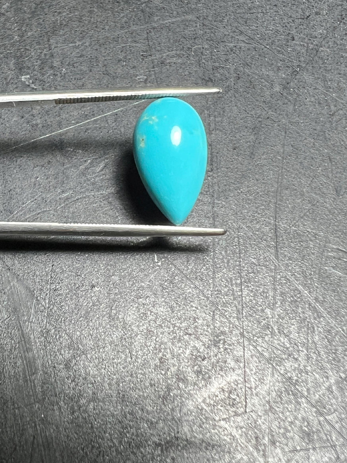 Turkus naturalny kaboszon ŁEZKA 14,8X8,4 mm sztuka