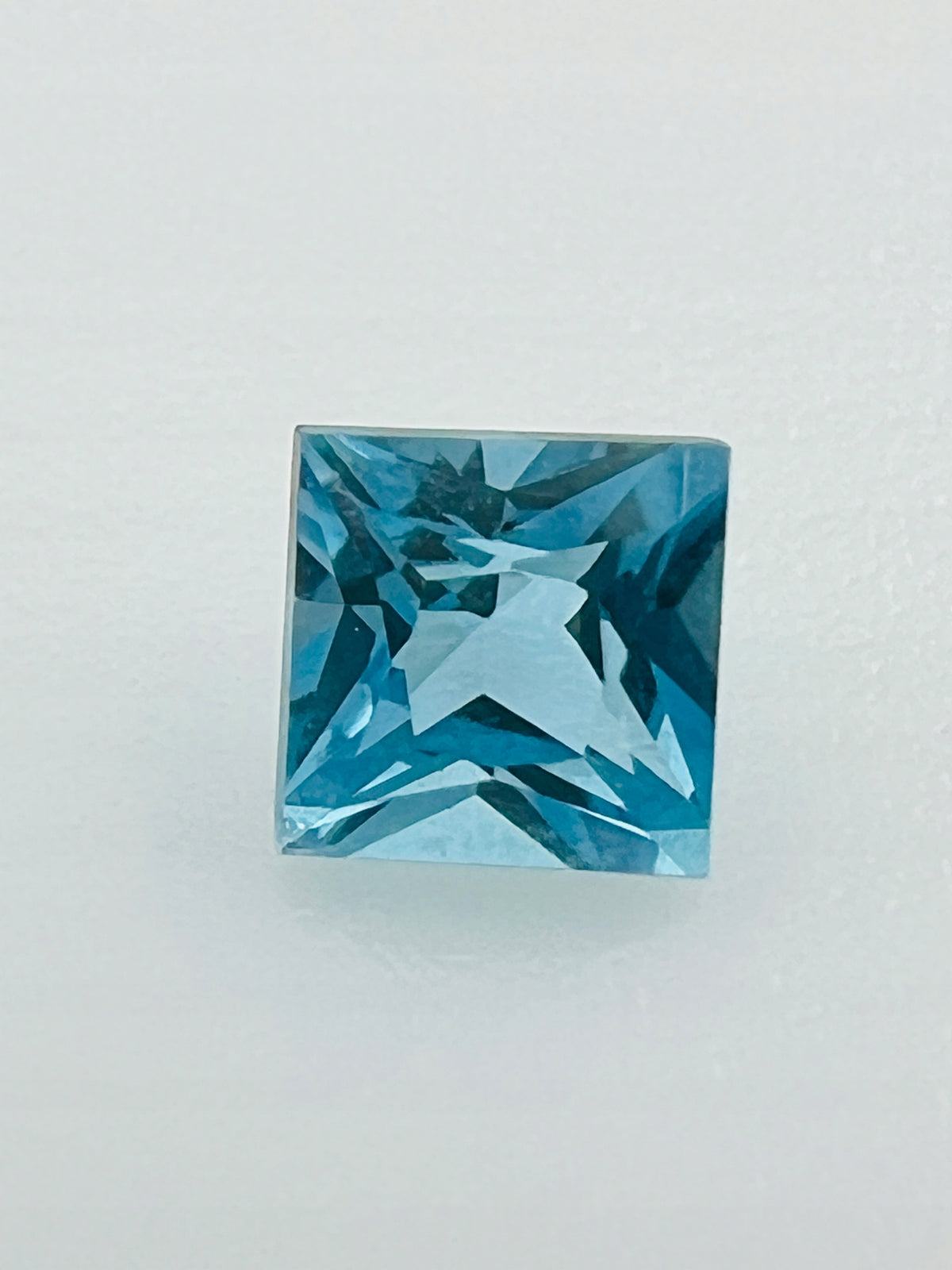 TOPAZ SWISS BLUE KWADRAT 4X4