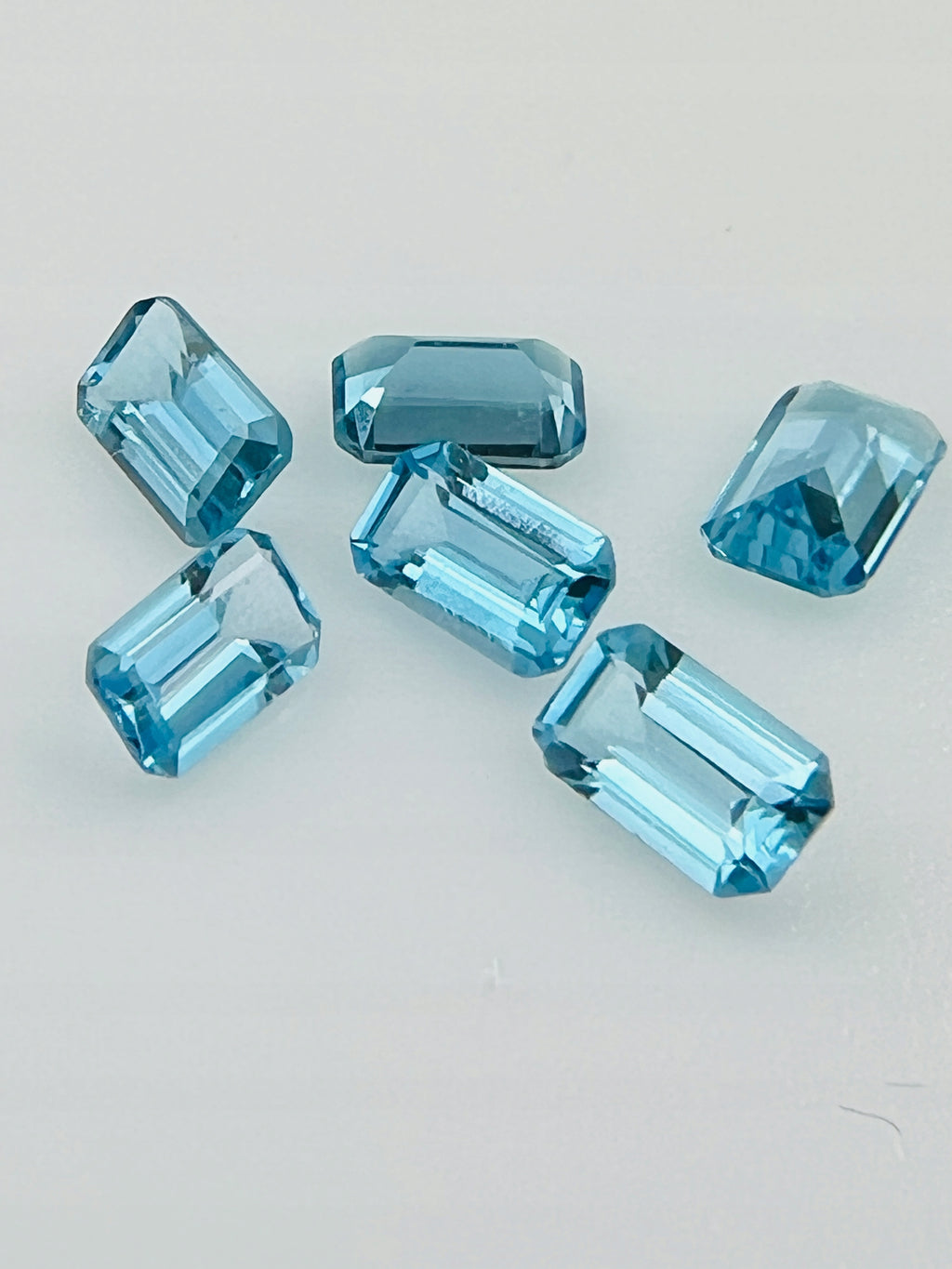TOPAZ SWISS BLUE OŚMIOKĄT 5X3 mm