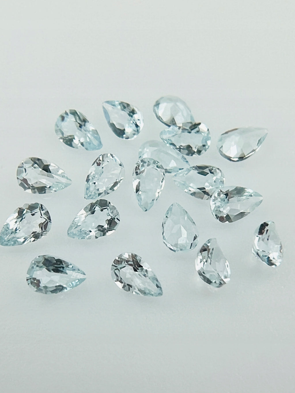 TOPAZ SKY ŁEZKA 3x2 mm