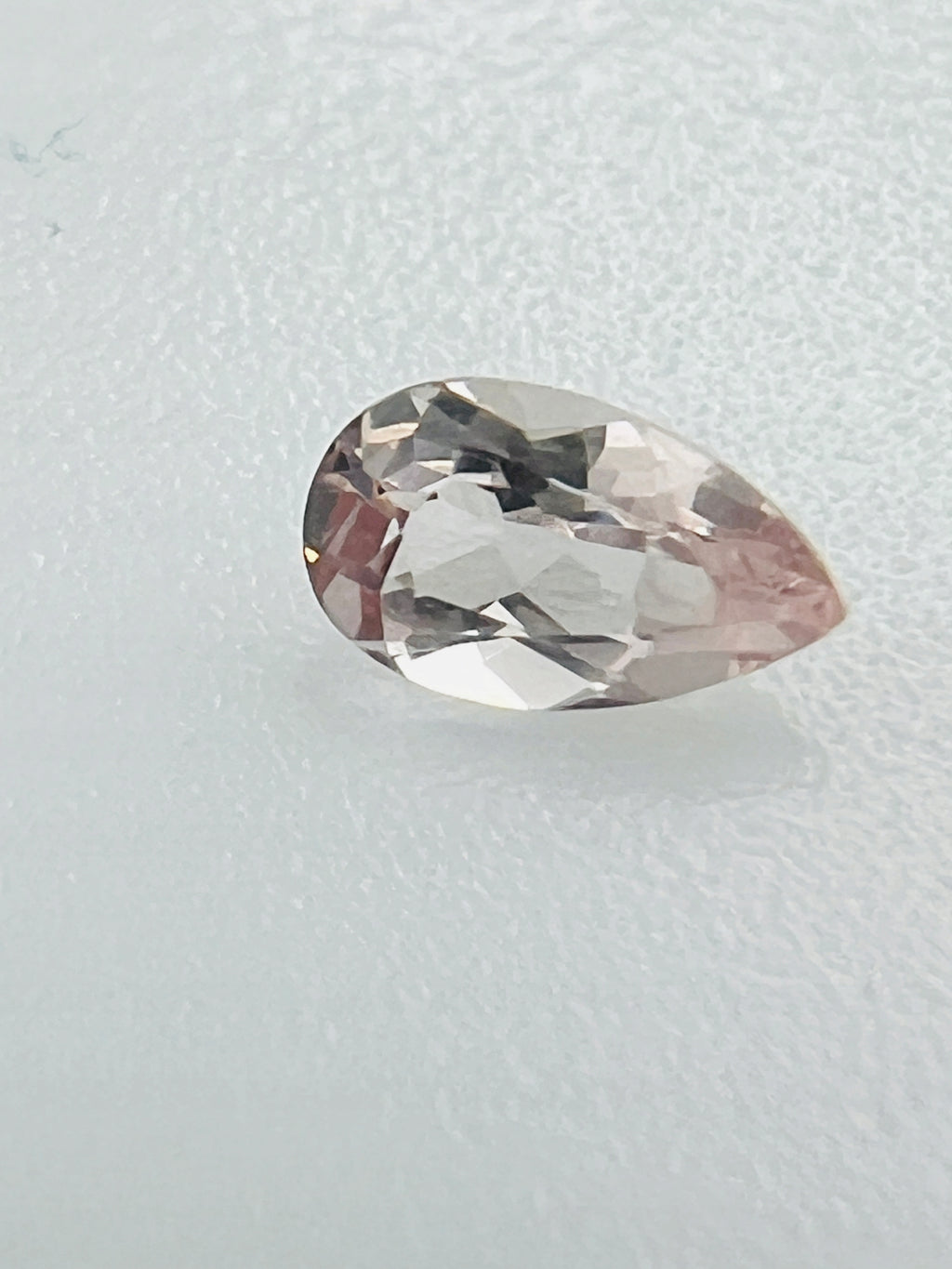 MORGANIT ŁEZKA 5X3 mm SZTUKA