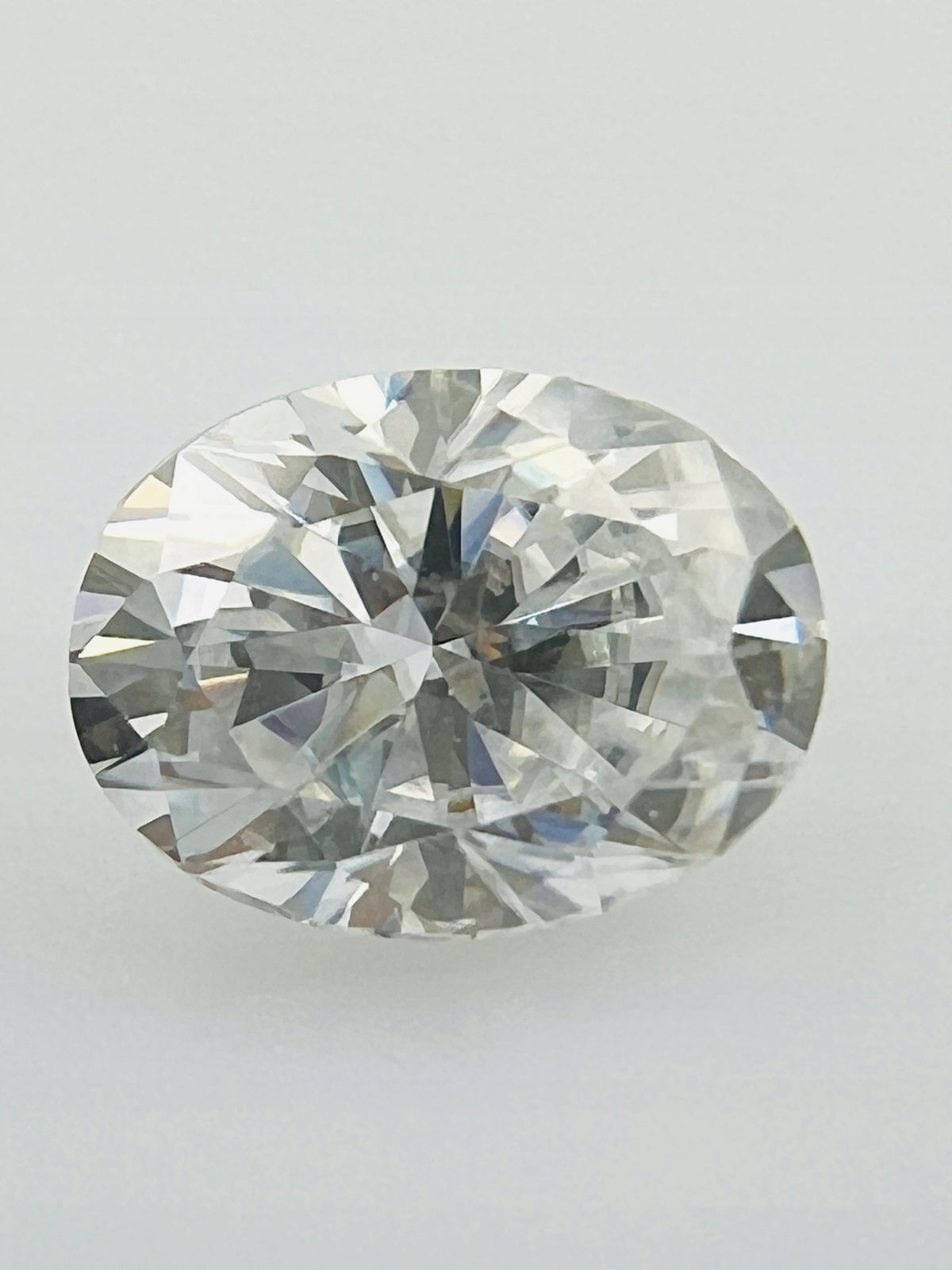 MOISSANIT BIAŁY OWAL 8X6 mm