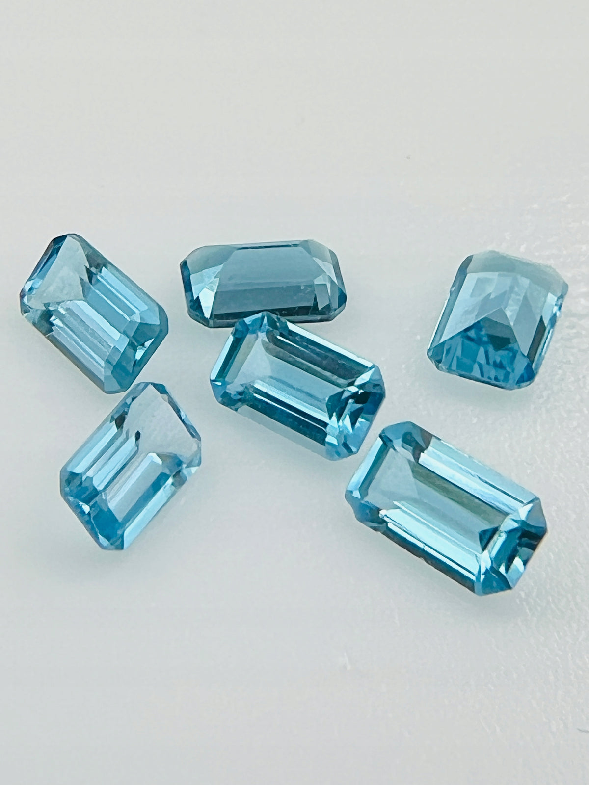 TOPAZ SWISS BLUE OŚMIOKĄT 5X3 mm