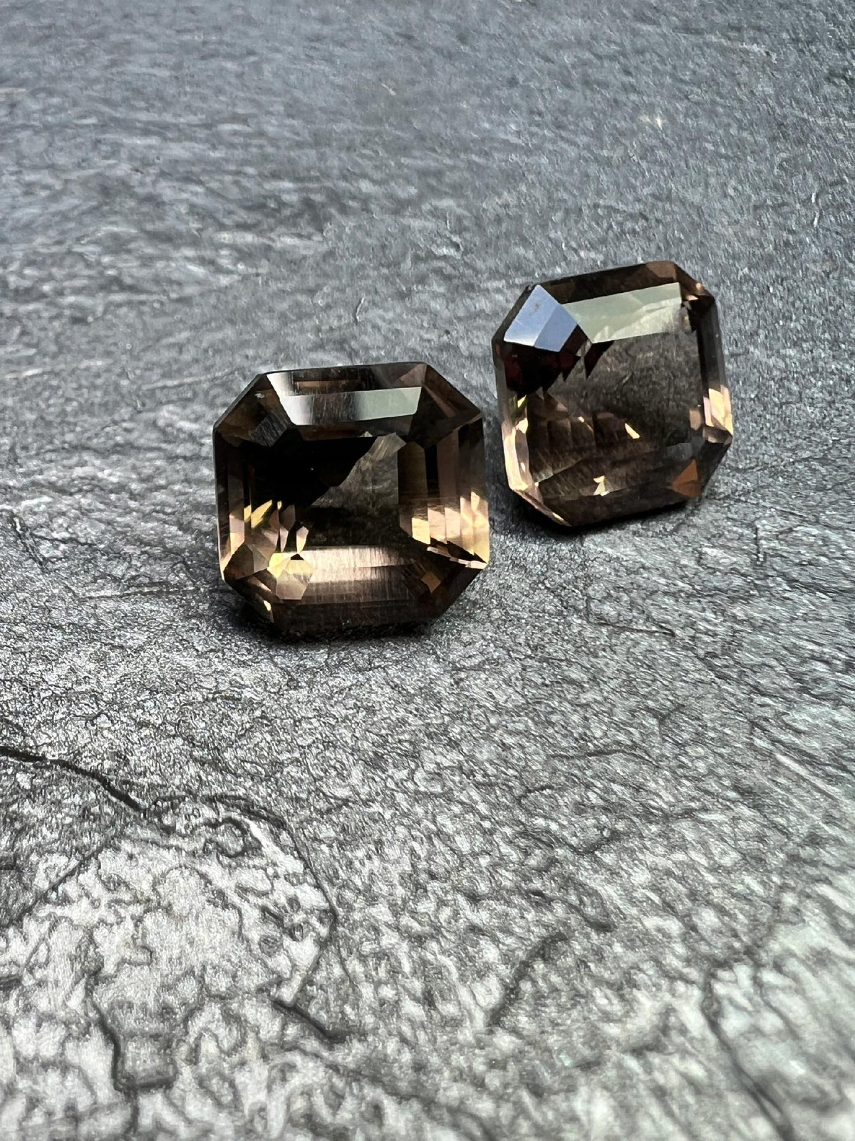 KWARC DYMNY ASSCHER 10X10 mm