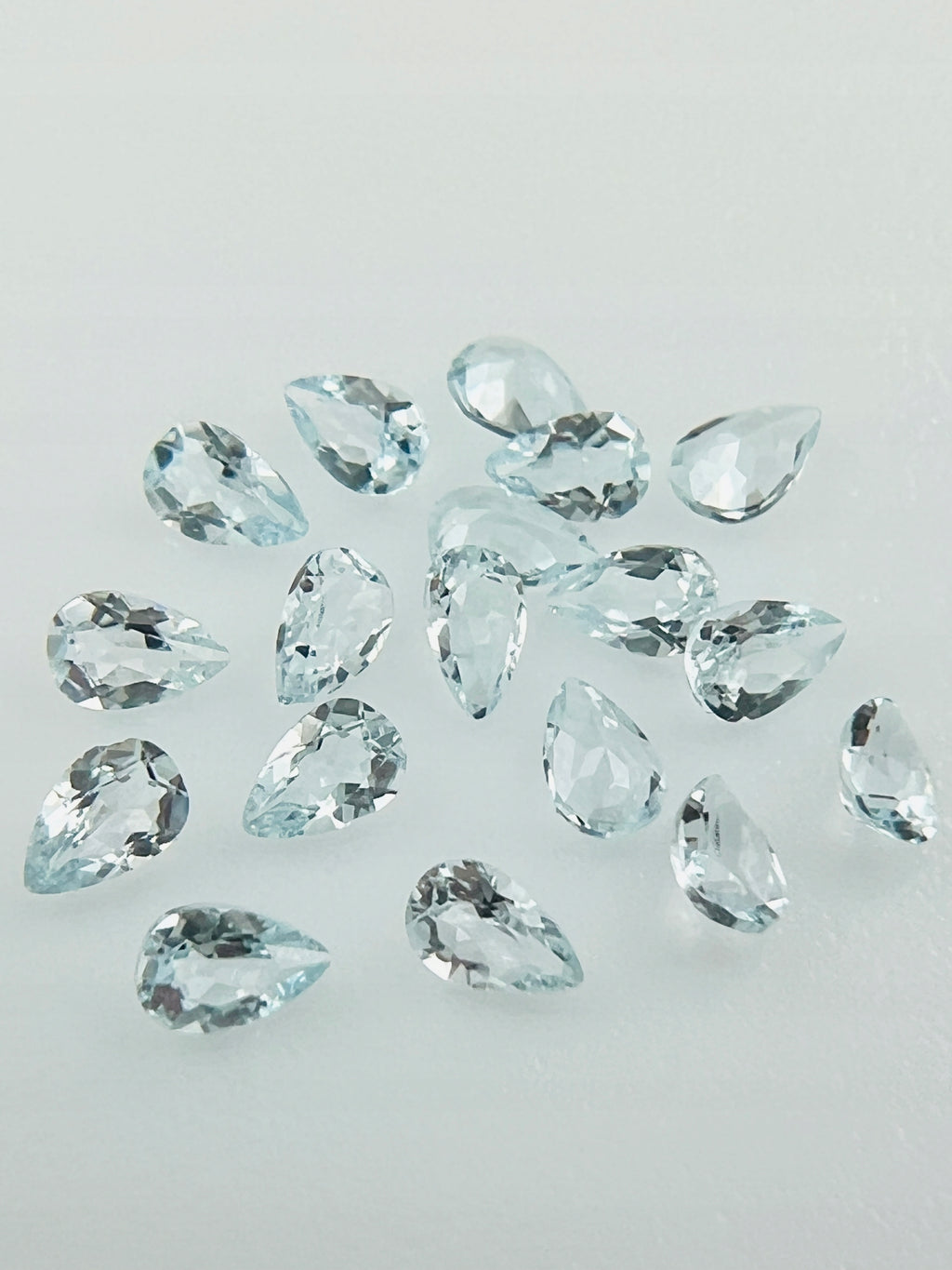 TOPAZ SKY ŁEZKA 3x2 mm