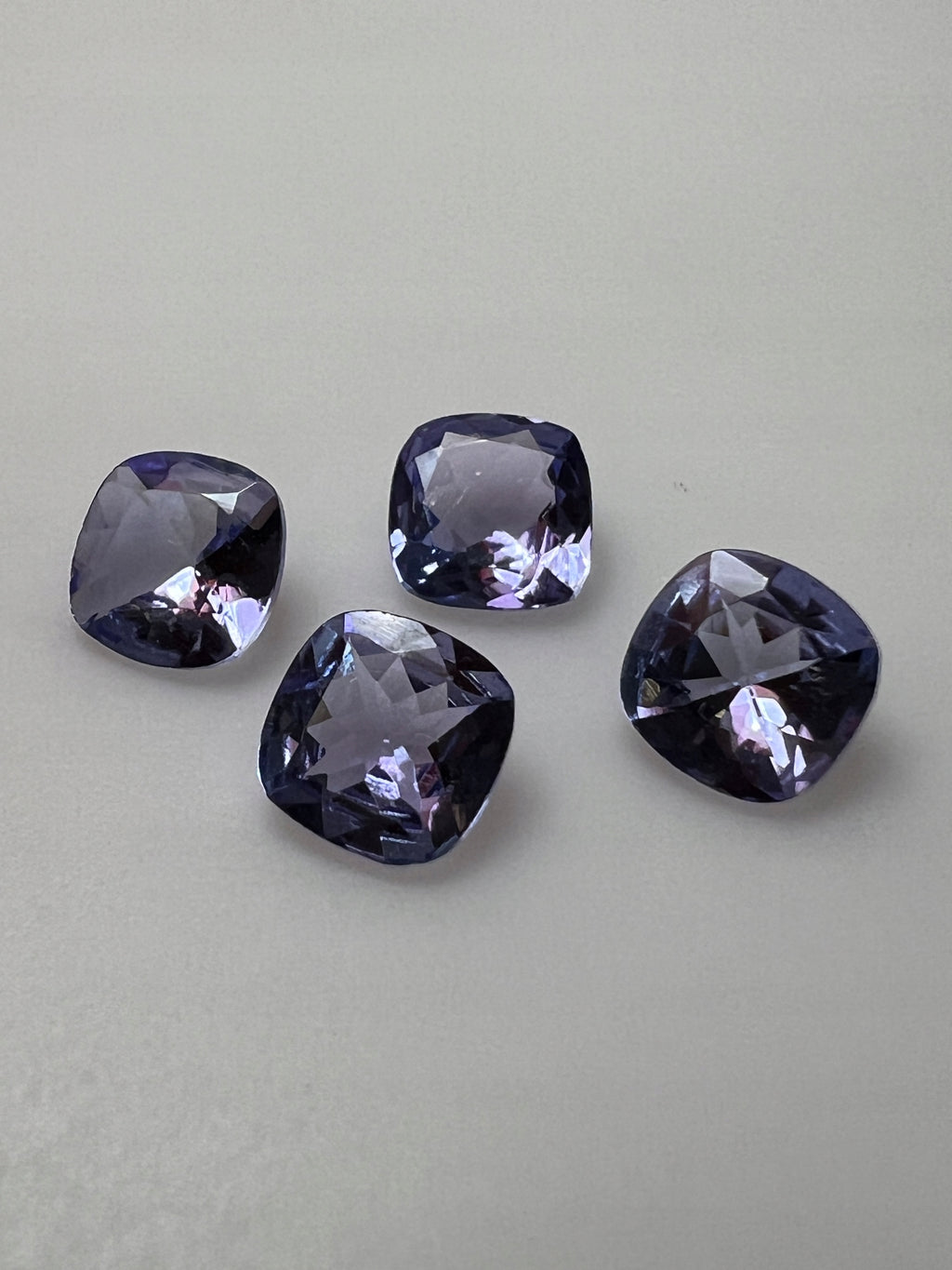 TANZANIT NATURALNY PODUSZKA 5X5 mm