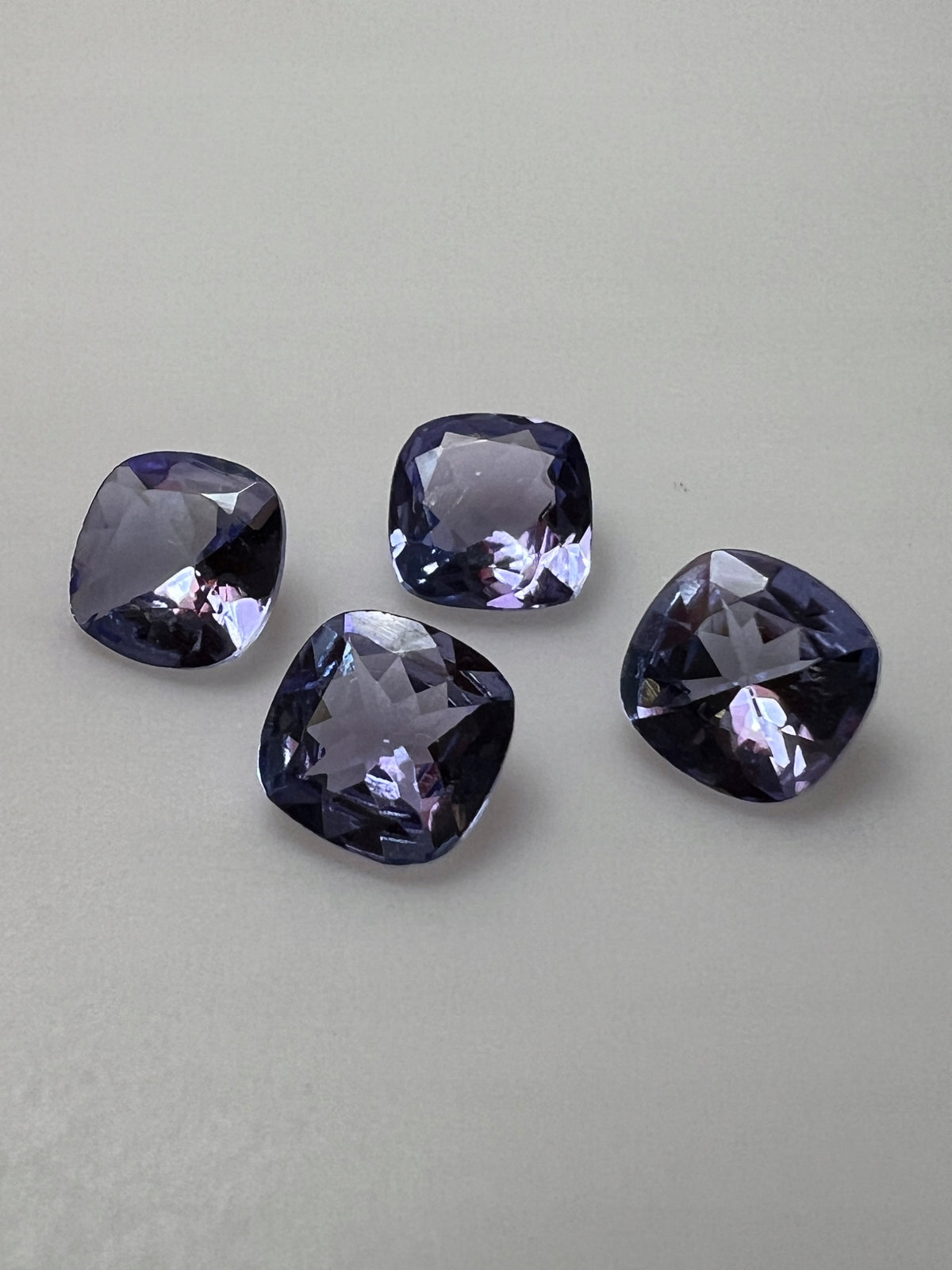 TANZANIT NATURALNY PODUSZKA 5X5 mm