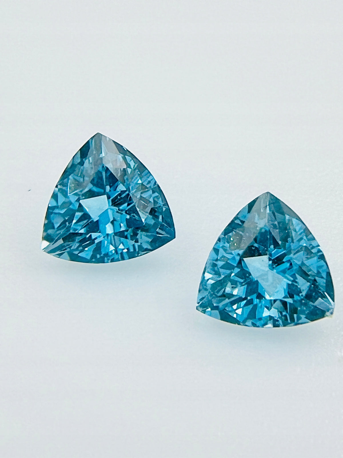 TOPAZ SWISS TRILLION 6X6 mm