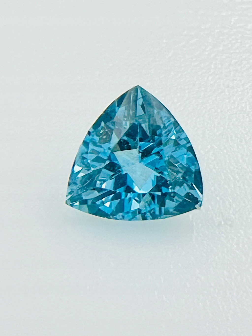 TOPAZ SWISS TRILLION 6X6 mm
