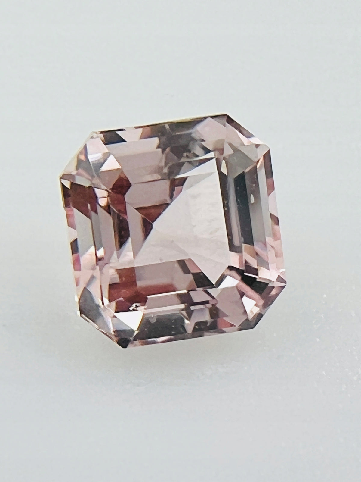 Morganit różowy OŚMIOKĄT 6x6 mm