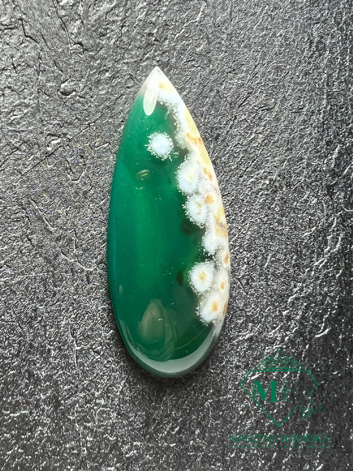 AGAT ZIELONY ŁEZKA KABOSZON 43,5x19,1X5,2 mm SZTUKA