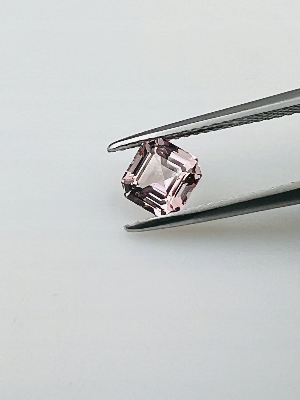 Morganit różowy OŚMIOKĄT 6x6 mm