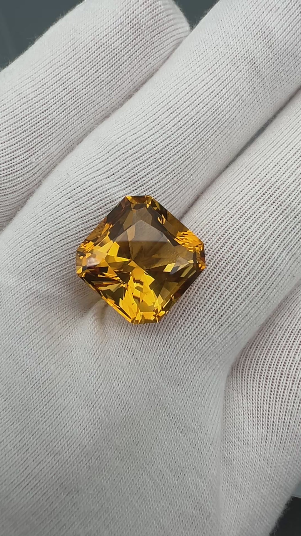 Cytryn naturalny 15x15 mm